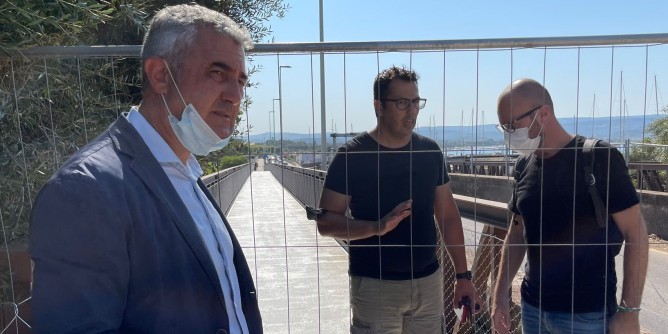 Apre la passerella ciclo pedonale sul ponte di Fertilia