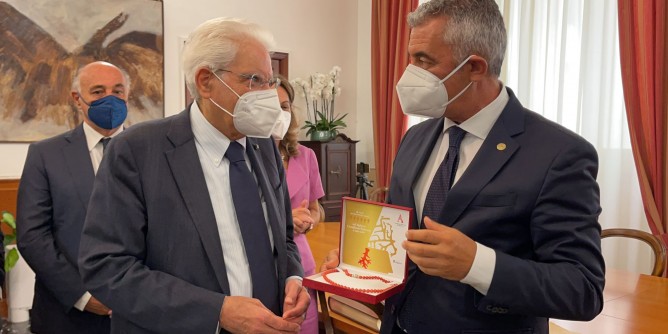Il <i>regalo</i> di Conoci al Presidente Mattarella