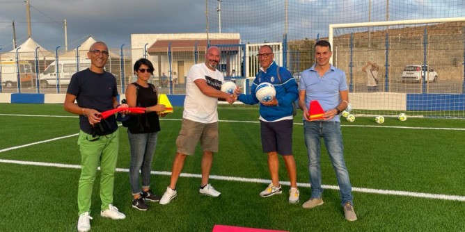 Calcio: Sennori chiude e regala l´attrezzatura