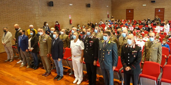 La <i>lezione</i> del milite ignoto agli studenti turritani