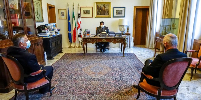 Solinas <i>saluta</i> l’Ammiraglio Compiani