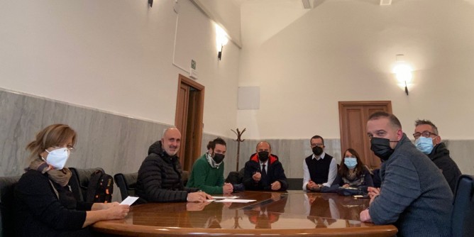 <i>Dea</i>, oculistica, ortopedia, presidi. Alghero: mozione urgente in aula