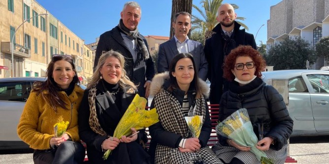 8 Marzo, ad Alghero panchine <i>rosse</i>