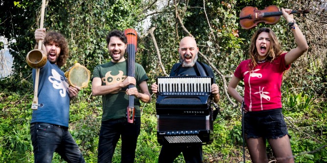 Baro Drom Orkestar in tour nell´Isola