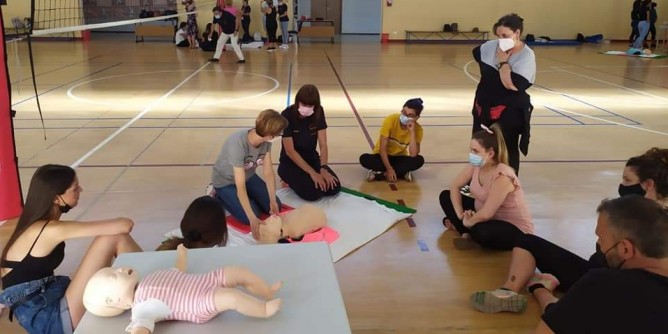 Defibrillatore e disostruzione: corso al Fermi