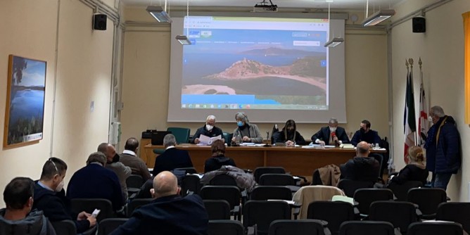 «Parco <i>deserto</i>, nave alla deriva»
