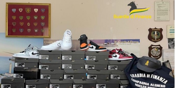 Alghero, Nike taroccate in negozio