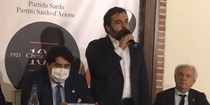 Tra i <i>Sardisti</i> è resa dei conti. Antonio Moro <i>incendia</i> Acciaro