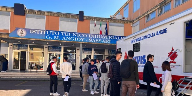Raccolta sangue all’Istituto Angioy