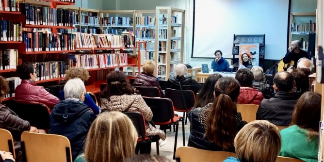 Autori in biblioteca a Natale