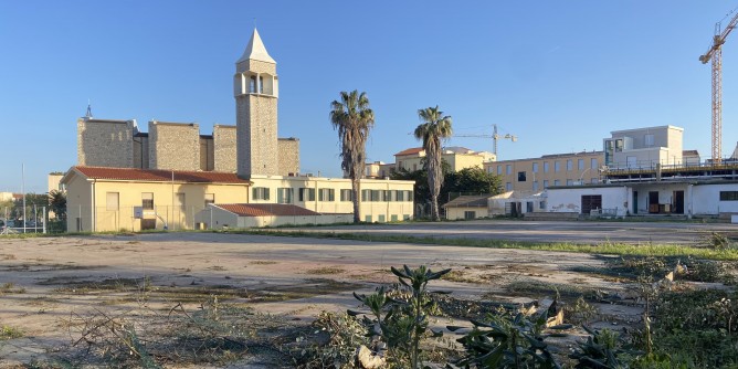«Ex tennis, bando fermo da anni»
