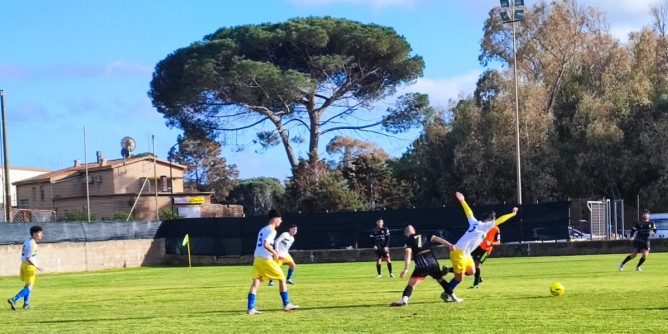 Cinquina del Fc Alghero contro il Treselighes