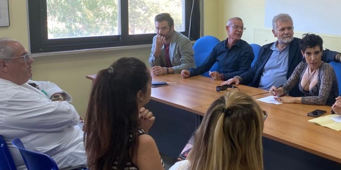 Caldo e disagi nel reparto di Medicina di Alghero