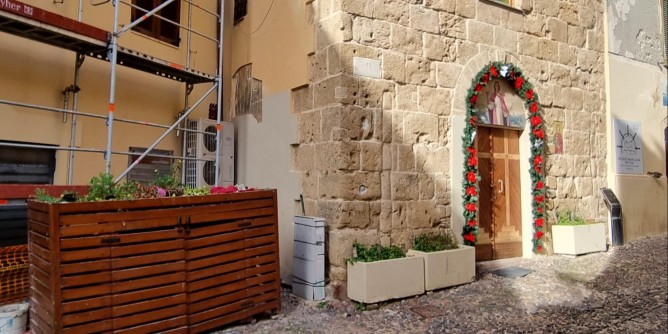 Appello Comitato Suolo Pubblico: «Via tutti gli ecobox da Alghero»