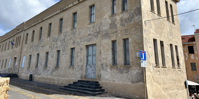 «Immobili comunali nel degrado, s´intervenga»