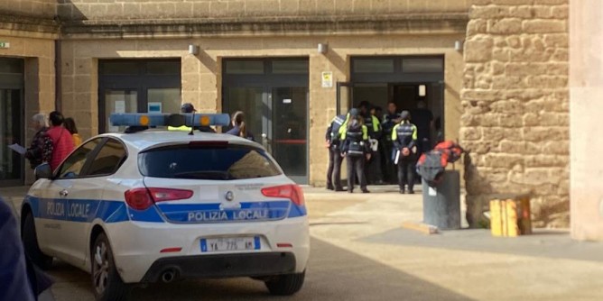 Irruzione al <i>Quarter</i>, agente aggredito