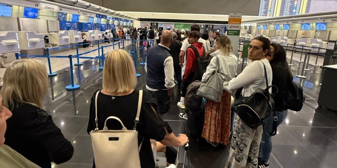 Alghero-Roma-Firenze: passeggeri bloccati in aeroporto
