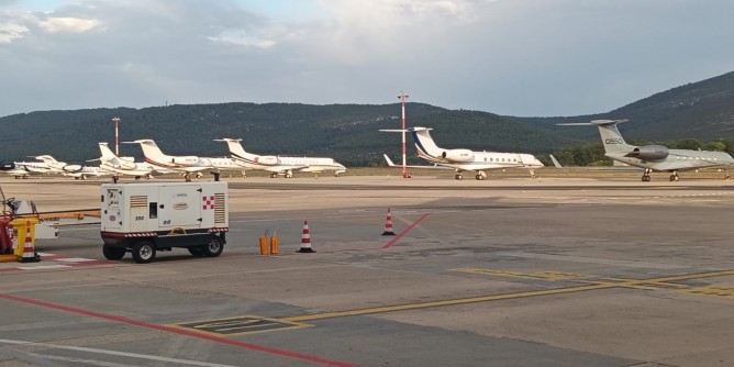 Decine di jet privati all´Aeroporto di Alghero