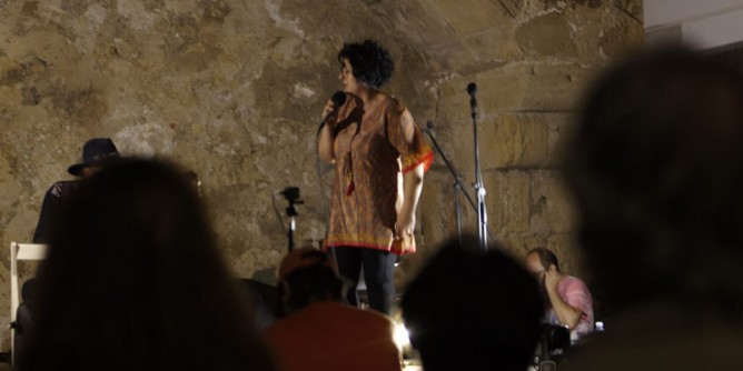 Paraules en Plaça nella Piazzetta Molo