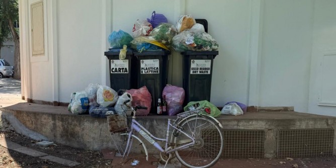 La denuncia: micro-discarica a Porta Terra