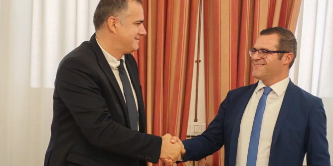 Alghero e Bacau firmano la collaborazione