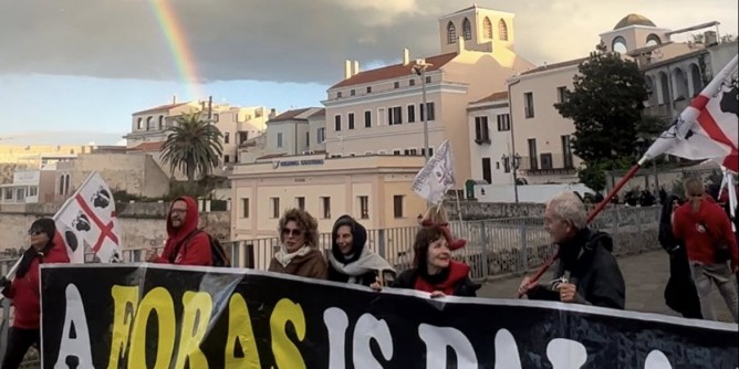 Protesta ad Alghero contro lassalto eolico