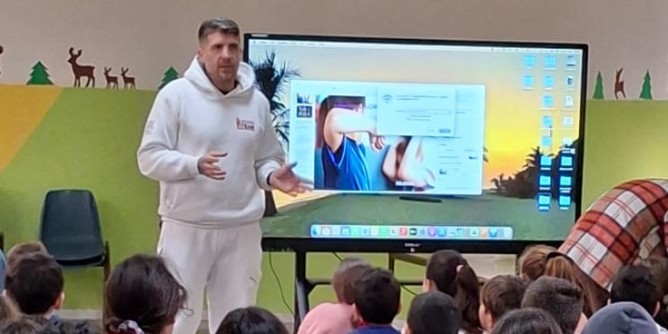 Erittu e la sua lezione contro il bullismo a Fertilia