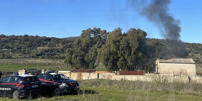 Bruciano frigo e cucine: tre arresti a Macomer 