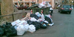 Commerciante multata, Vigili sotto accusa