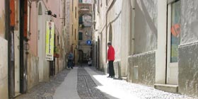 Imprecazioni e spinte ai fedeli davanti alla chiesa. Denunciati tre diciasettenni