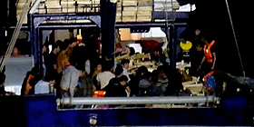 Immigrati africani sbarcano a Calasetta