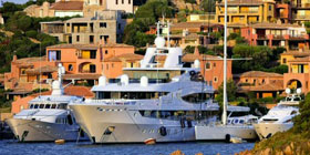 Vacanza a 5 stelle con carte di credito clonate: due denunce