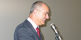 <i>Politici distanti, ancora insieme</i>