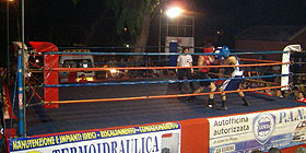 Boxe e pubblico a Villa Maria Pia