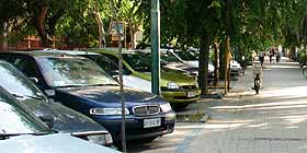 Parcheggi, il problema si risolve andando a piedi