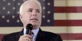 McCain: «elezione storica, Obama avrà il mio aiuto»
