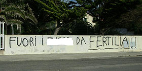 Fertilia: Scritte incivili, a rischio il rispetto e la tolleranza