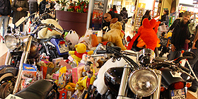 Raccolta di giocattoli all´Auchan