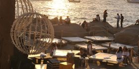Phi Beach: via i sigilli