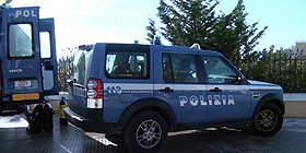 Droga in casa a Is Mirrionis: arresti
