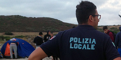 Atti osceni in spiaggia: denunciati due turisti