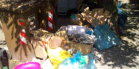 Sant´Agostino: Rifiuti in strada