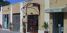 Vandali, fuoco in centro